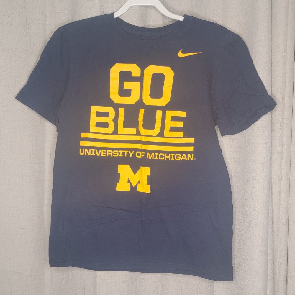 GO BLUE University of Michigan Unisex Medium Nike